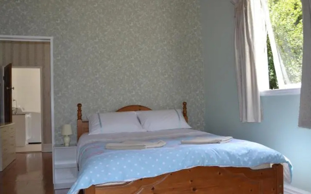 Birdsnest Holiday Home