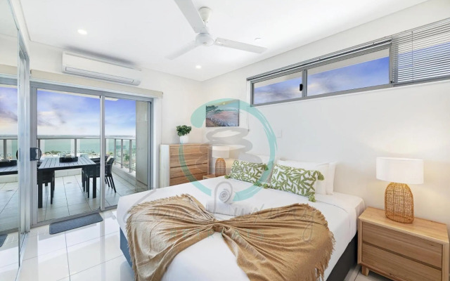 ZEN BY THE WATER - Darwin's Premier Ocean View Family Retreat