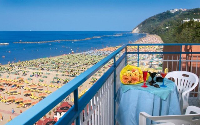 Strand Hotel