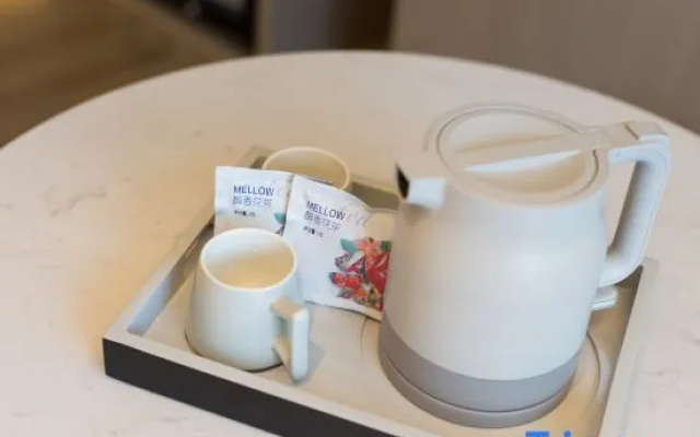 Lifeng Impression Hotel (Peng'an Yipin World Branch)