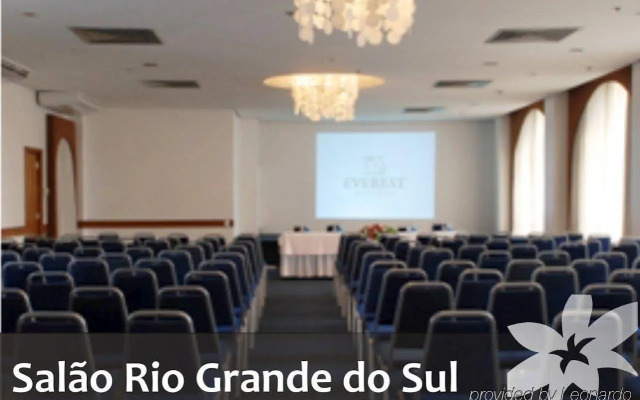 Everest Porto Alegre Hotel