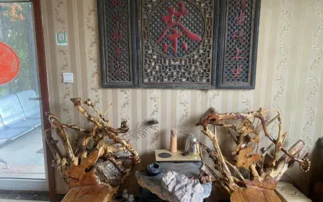 Zhuquanshan Gangzishu Restaurant B&B