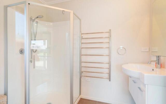 Lake on Scott - Cooks Beach Holiday Home