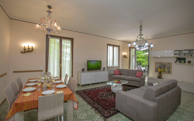 Villa Alberti 900m from Garda lake