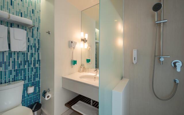 Holiday Inn Express Phuket Patong Beach Central by IHG