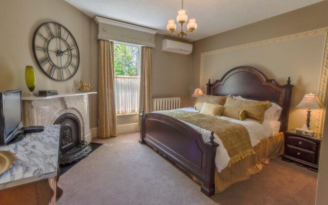 The Woodview Inn