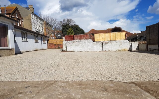 Admiral House M20 Long Term