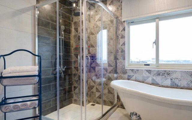 Dream House - Bathtub Massage Chair Homestay