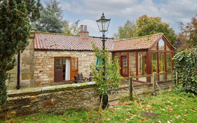 Host Stay Granary Cottage