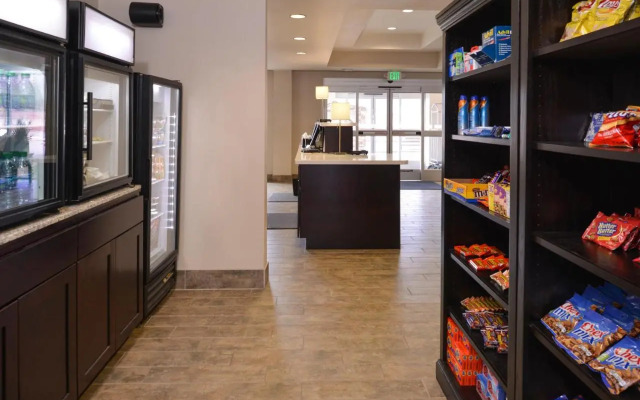 Holiday Inn Express & Suites Williams