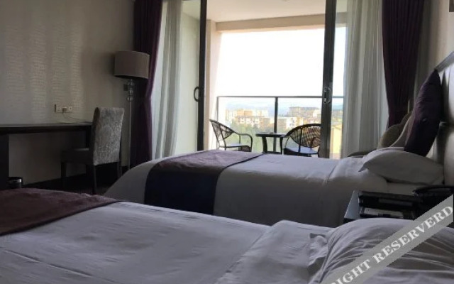 Yiqing Holiday Hotel