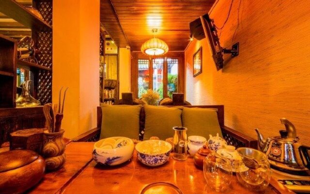 Lijiang Yunjin Yaju Courtyard Hotel