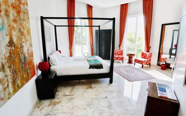 Thaillywood Luxury Palace Unique In Pattaya
