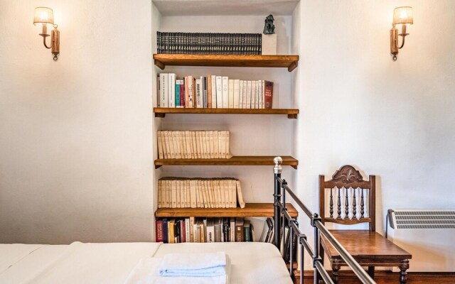 Beautiful Home in Grândola With Wifi and 4 Bedrooms