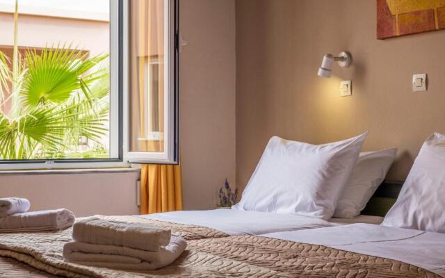 Theos Holidays Apartments