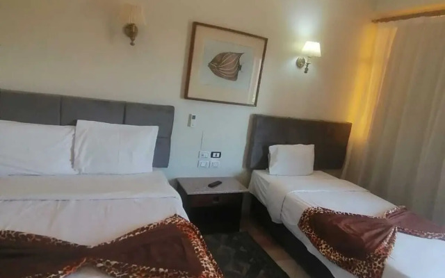 Rezeiky Hotel And Camp Luxor