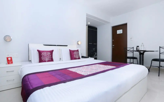 OYO 10611 Hotel Malabar Illam