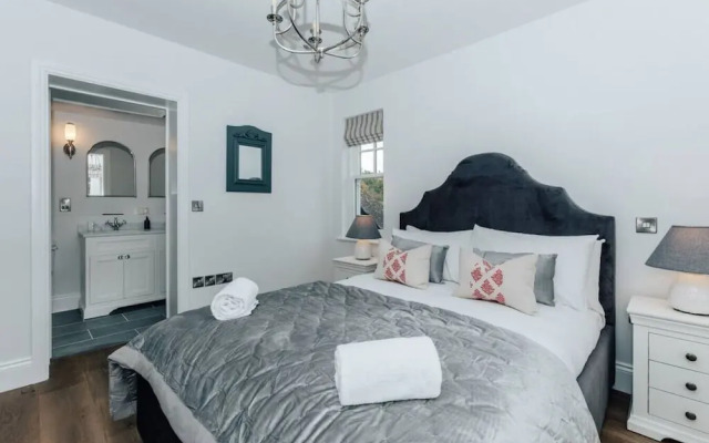 Woodvale Retreat - Sleeps 20