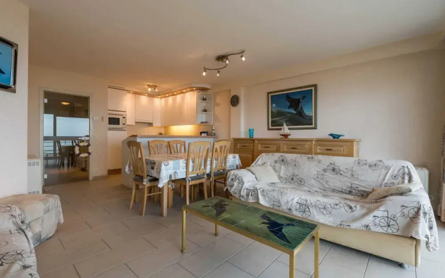 Apartment in Koksijde for 6 Person