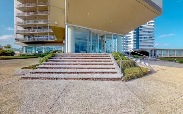 Oceana Suites Opus Alpha ∙ Suite 1402