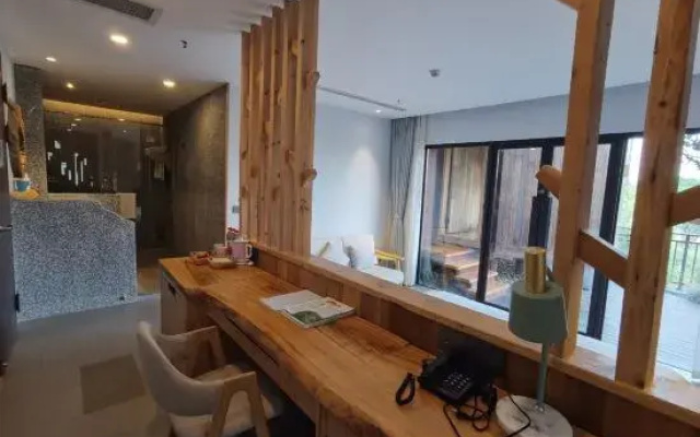 Shifang Qinglv Hotel