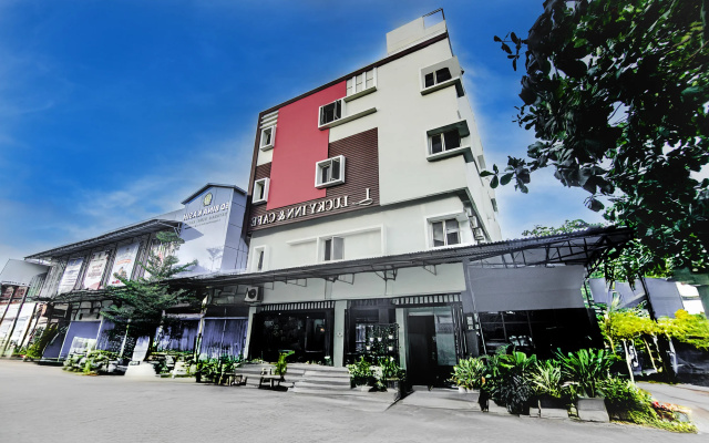Hotel O Makassar near Mall Panakukang formerly Hotel Lucky Inn Makassar — 2-star hotel in Makassar