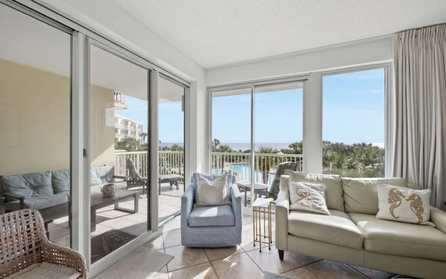 Fun In The Sun! Crescent at Miramar - Gulf Front+beach Chairs