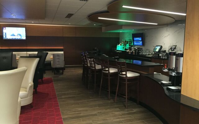 Holiday Inn Des Moines-Airport/Conf Center by IHG