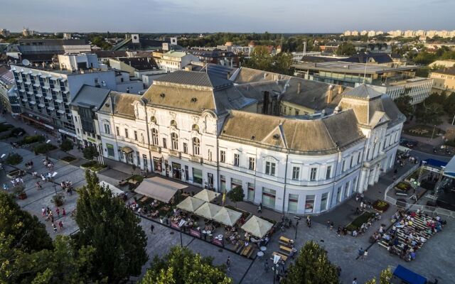 Korona Hotel