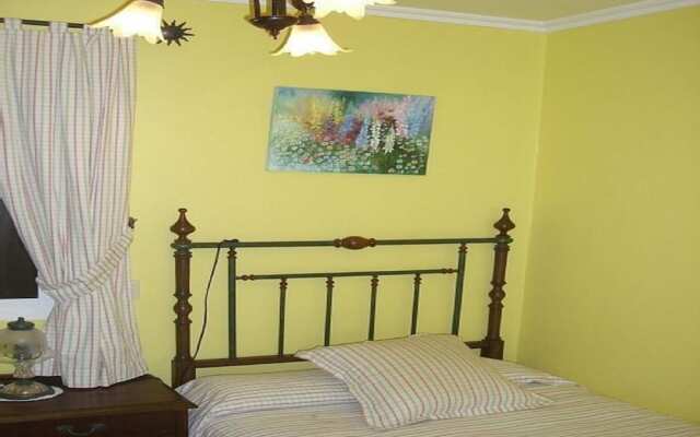 Galicia 100117 2 Bedroom Holiday home By Mo Rentals