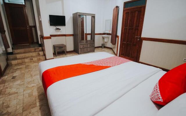 OYO 1209 Tirtasari Nice Guesthouse