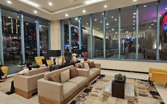 One Uptown Residence