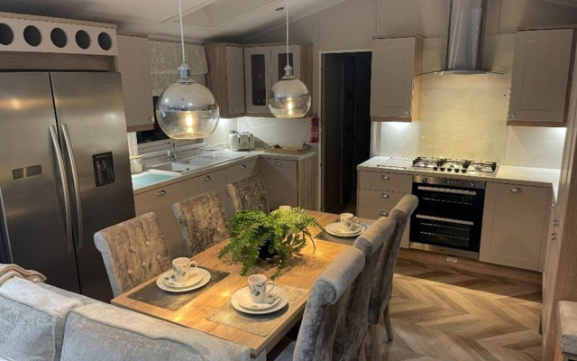 Skegness - Lodge - Sleeps 6 - Parking - Garden