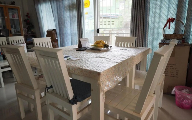 Sornwaree Apartment