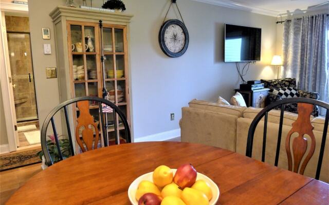 112 Chilton - 2 Bedroom Condo