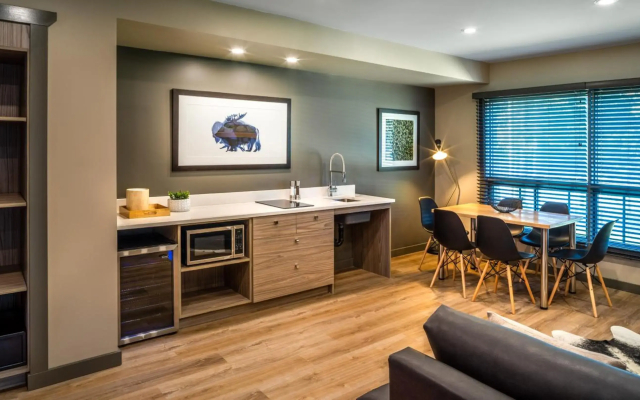 Buffalo Mountain Lodge