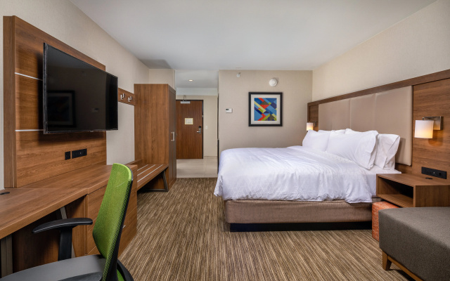 Holiday Inn Express & Suites Chatsworth by IHG