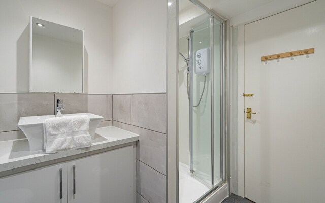 Royal Mile 5 BR Apartment nr Castle