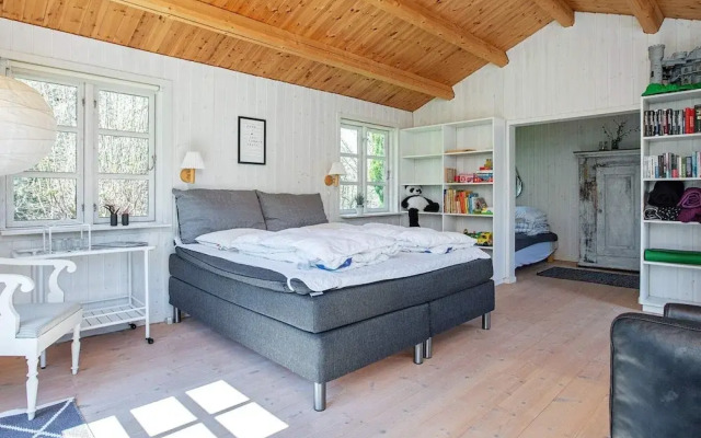 8 Person Holiday Home in Vaeggerlose