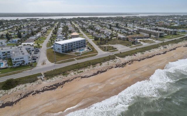 Starboard Light by VTrips