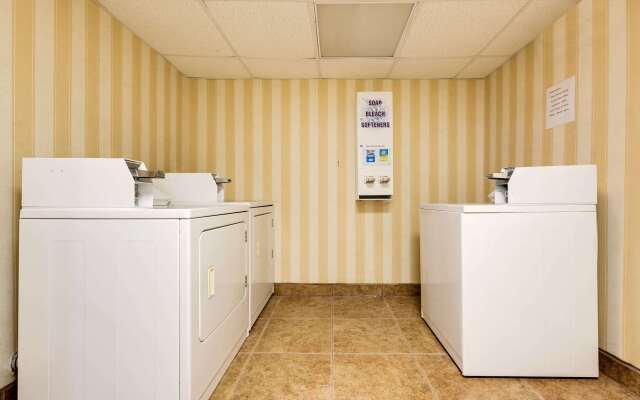 Ramada by Wyndham Cleveland Airport West