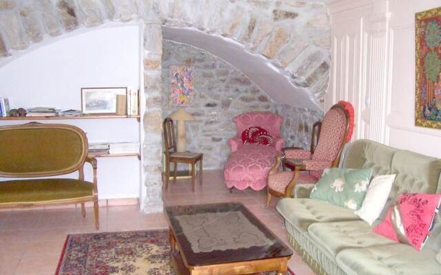 House With 4 Bedrooms in Saint-andré-en-vivarais, With Furnished Garde