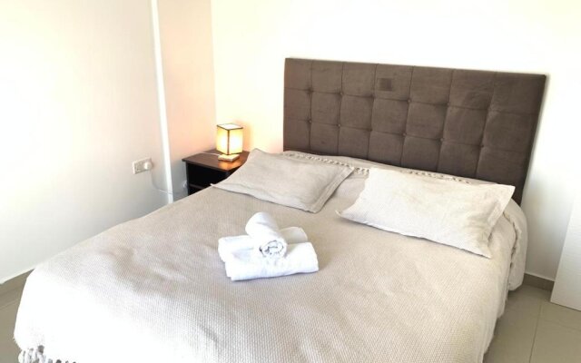 Luxury Two-Bedroom Apartment in amazing place Lukomorye E5