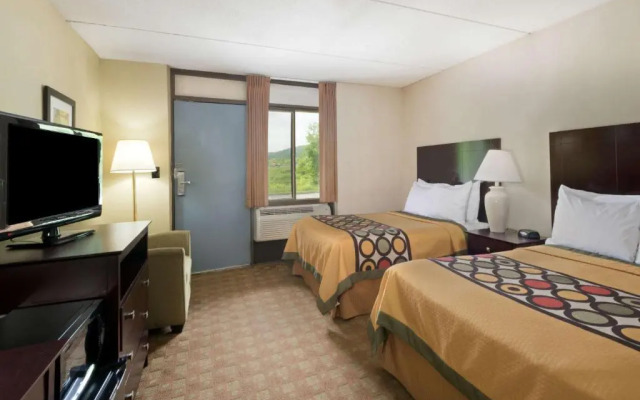 Super 8 White River Junction