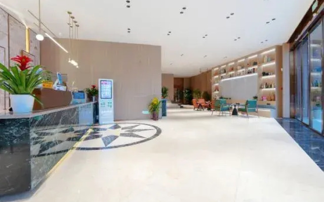 Tongren Grand Hotel (Tongren High-speed Railway Station Ancient City Pedestrian Street Branch)