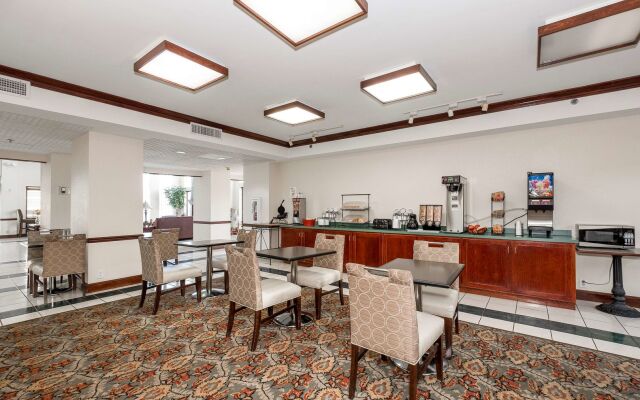 Red Roof Inn & Suites Newnan