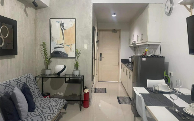 Sea Residences MOA Arena, SMX 1BR free wifi & Netflix