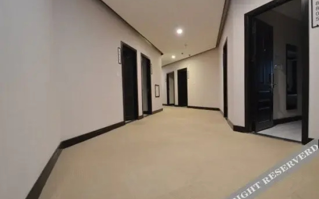 Elai Hotel (Nanjing Dingjiazhuang Metro Station)