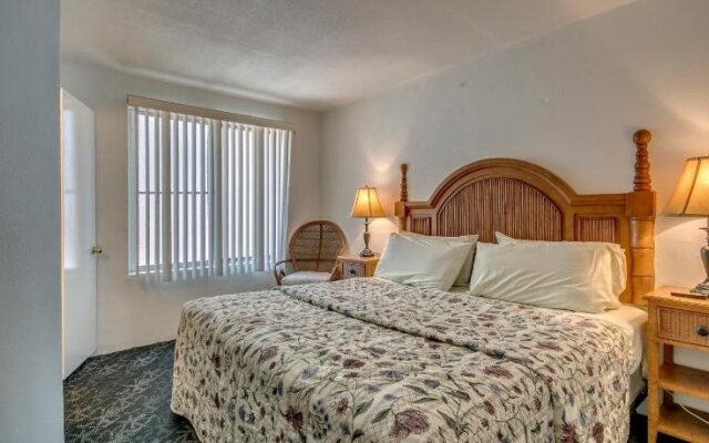 Admiral Resort Motel