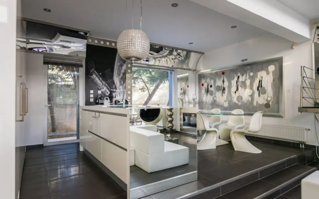 Villa BOND with Private Swimming Pool